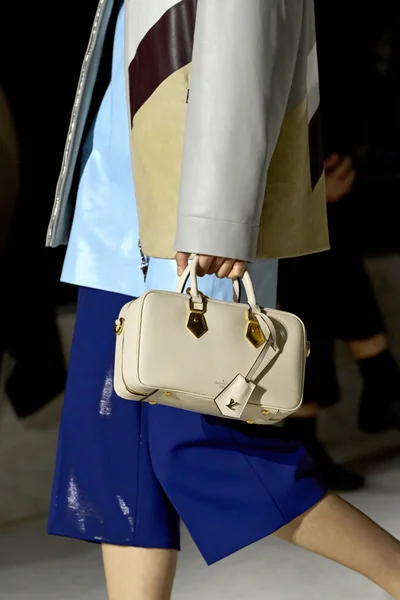Look 76